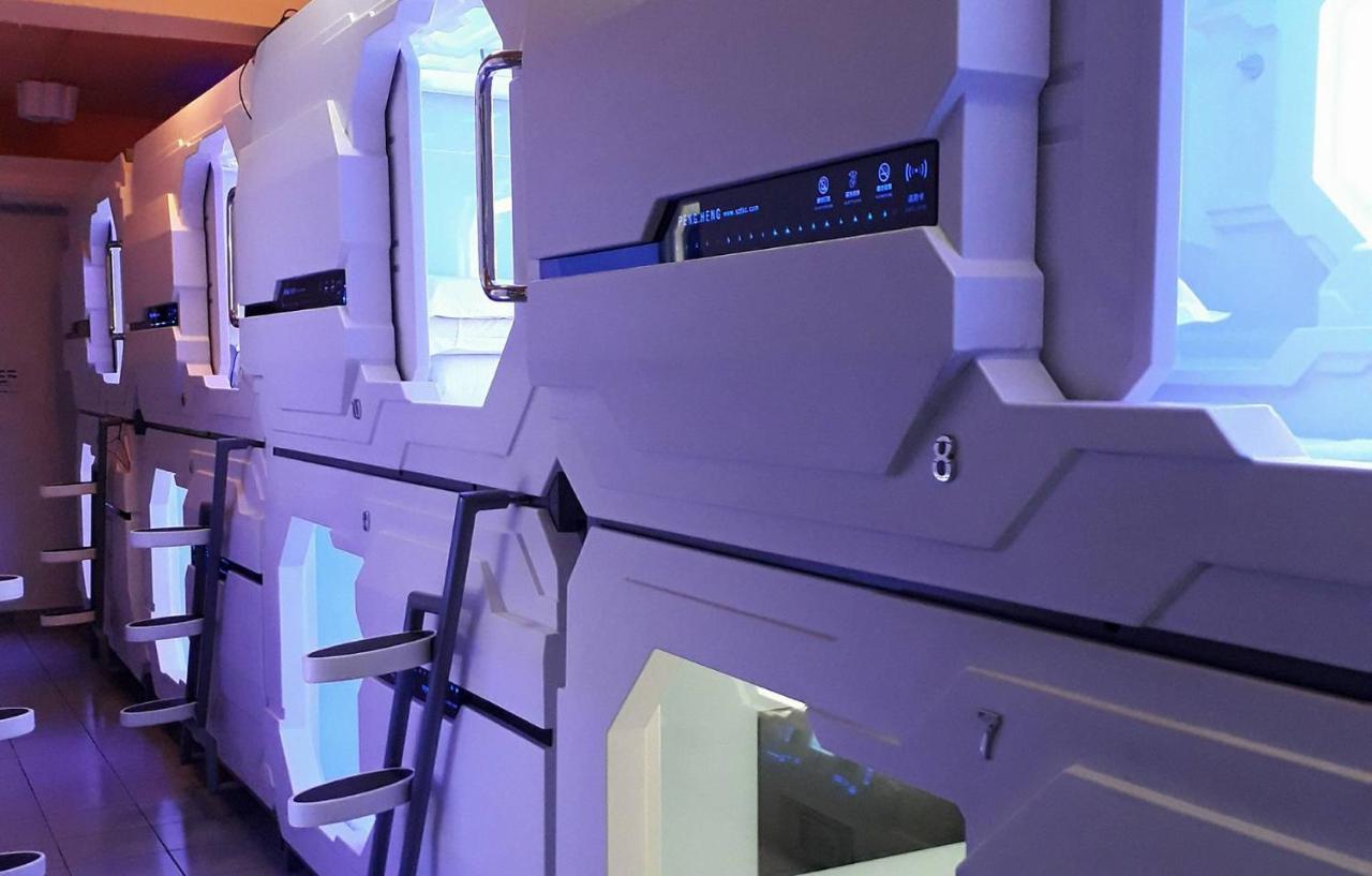 Capsule hotel Bestow Capsule 4*